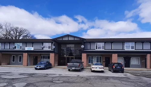 3bd apartment in Glasstown